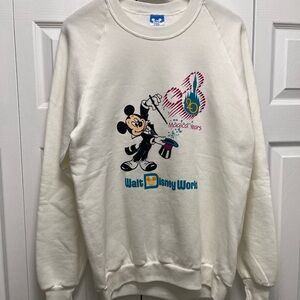 Vintage Walt Disney World sweater